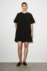Round-Neck Dress Black