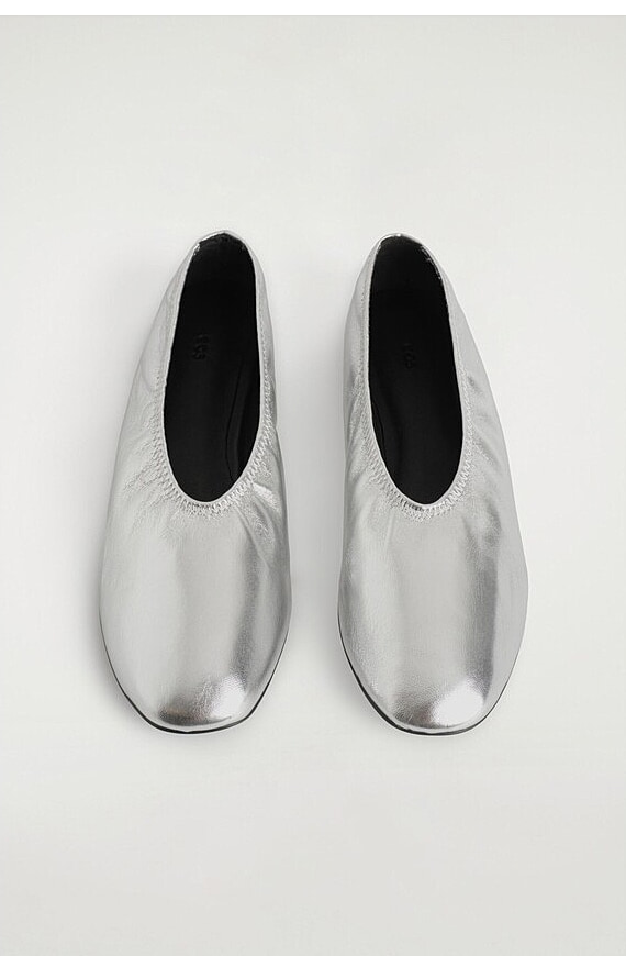 O1CN01niyHaT1u7vvu1Eh8x_!!4611686018427380567-0-item_pic Leather Ballet Flats In Silver - Image 1