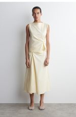 Pleated Vest Cream