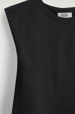 Knitted Vest Black - Image 4